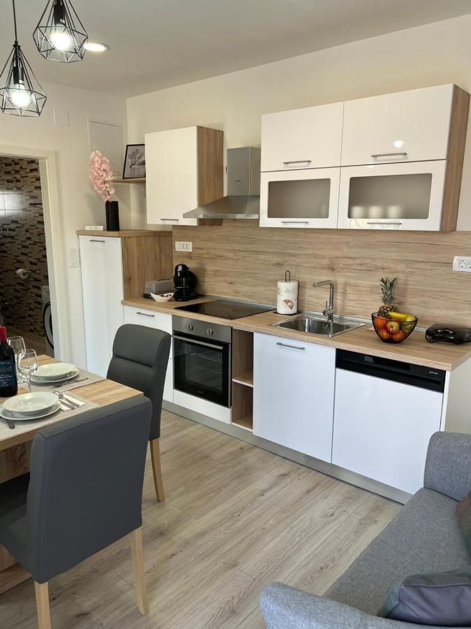 شقة Apartman Ana Crno المظهر الخارجي الصورة