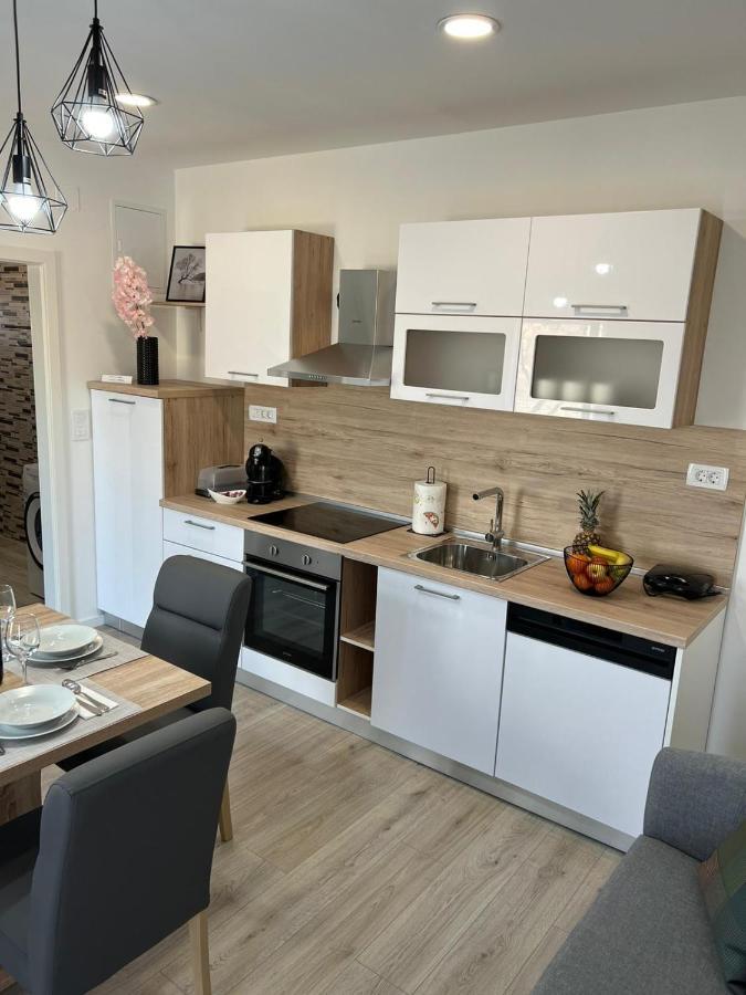 شقة Apartman Ana Crno المظهر الخارجي الصورة